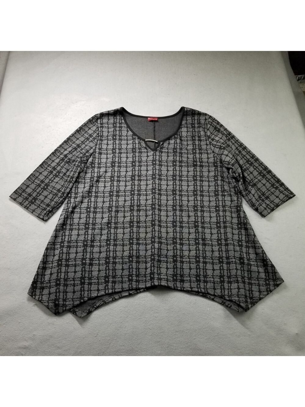 Style Up Blouse Womens Size 3XL Plus Plaid Half Sleeve Neckline Accent